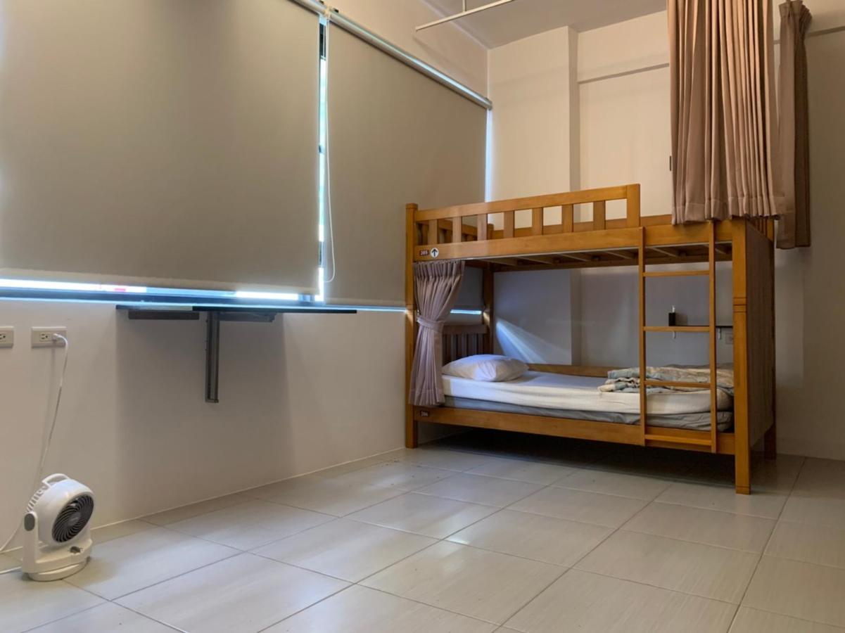 Backpacker 41 Hostel - Taichung Eksteriør billede