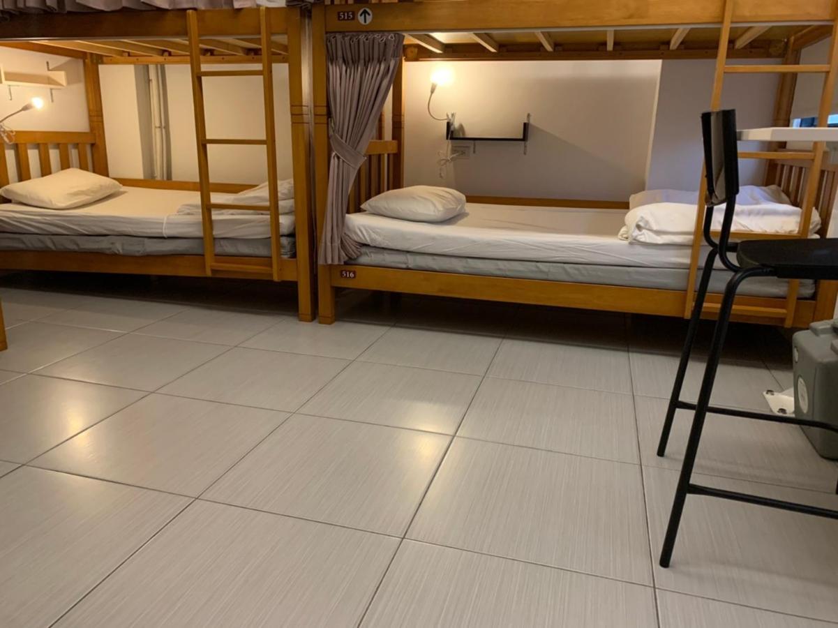 Backpacker 41 Hostel - Taichung Eksteriør billede