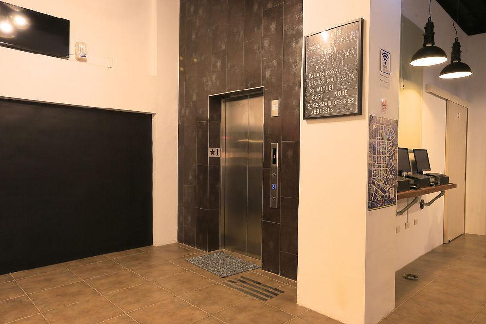 Backpacker 41 Hostel - Taichung Eksteriør billede