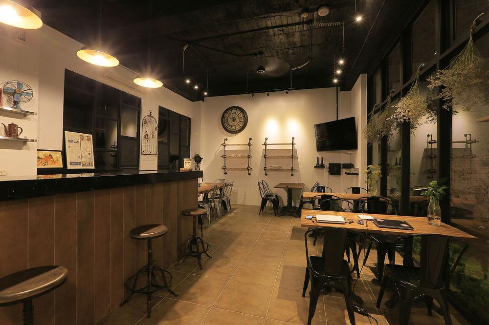 Backpacker 41 Hostel - Taichung Eksteriør billede