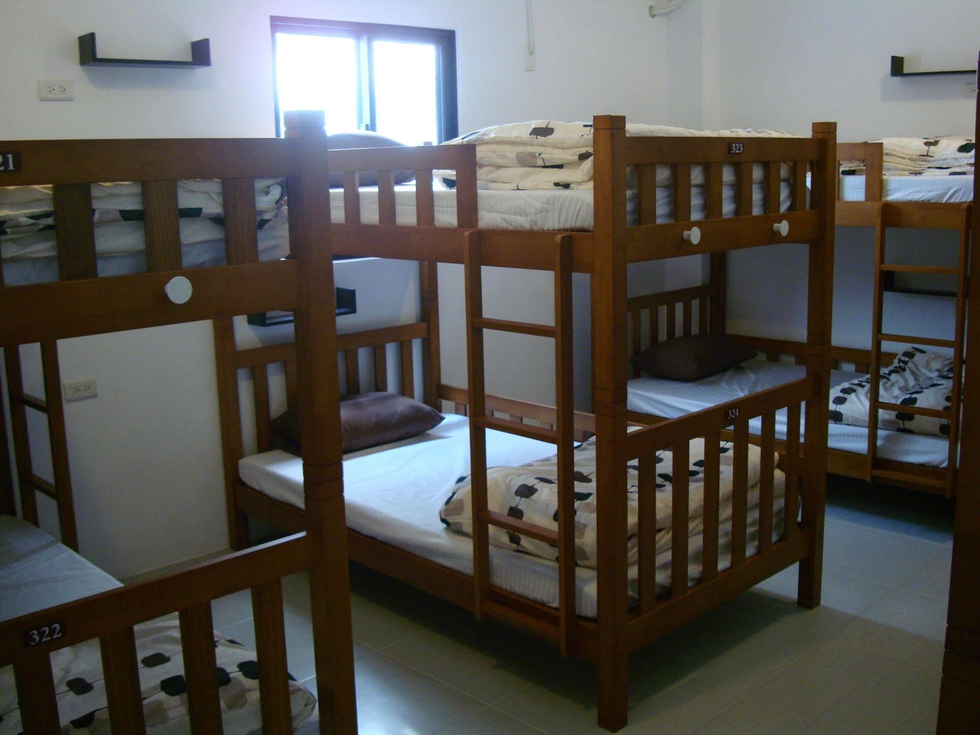 Backpacker 41 Hostel - Taichung Eksteriør billede
