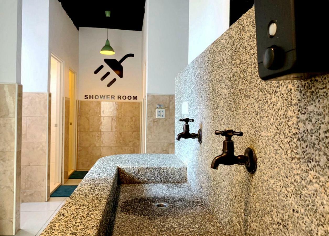 Backpacker 41 Hostel - Taichung Eksteriør billede